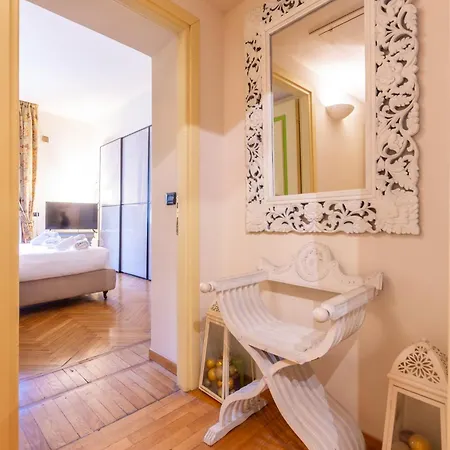 Apartament Duomo Elegant Retreat - Spacious 120 Sqm Up To 5 - 3 Min Walk To Duomo *