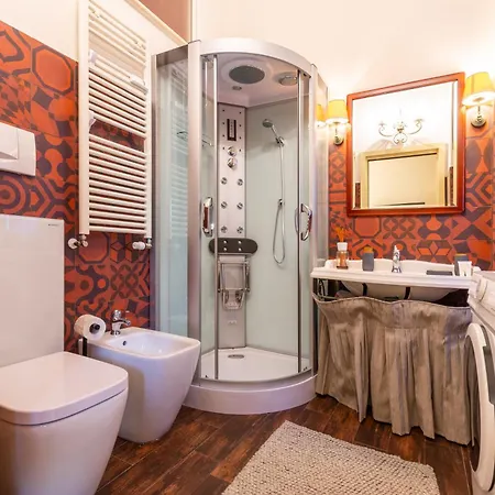 Apartament Duomo Elegant Retreat - Spacious 120 Sqm Up To 5 - 3 Min Walk To Duomo *